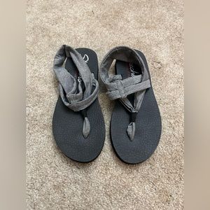 Sketchers Yoga Foam Sandals
